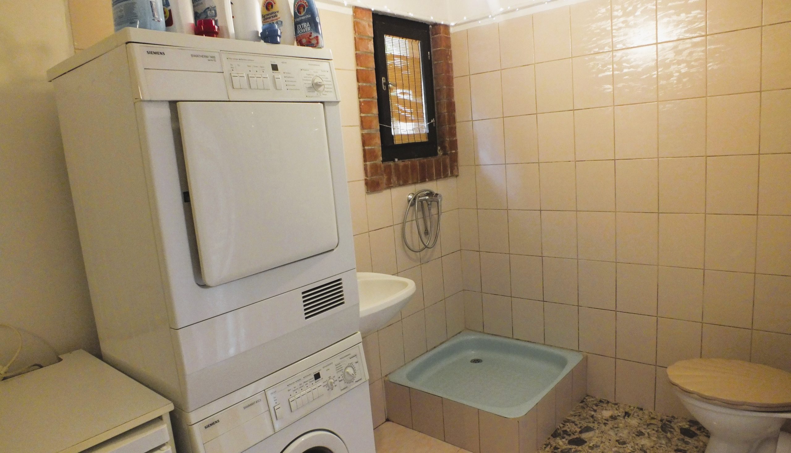 Dupla teraszos, örök panorámás családi ház Szadán – ingatlandetektor.hu