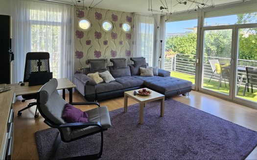 Eladó egy napfényes, 74 m²-es, két teraszos lakás a 11. kerület egyik legszebb részén, Sasadon. – ingatlandetektor.hu