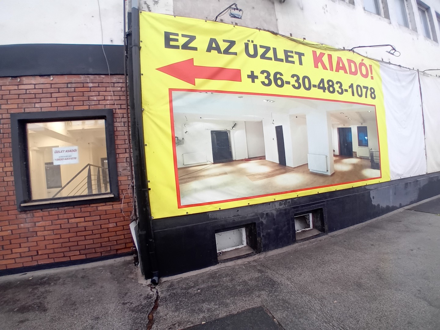 Kiadó egy Földszinti Üzlethelyiség/Bemutatóterem 537 nm Váci úton utcafronton – ingatlandetektor.hu