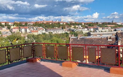 Penthouse stúdiólakás eladó Budapest XII. kerületében – ingatlandetektor.hu