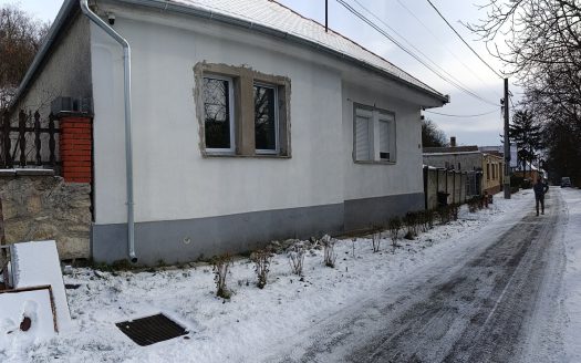 Családiház (80m²) nagy telekkel (1350+2000m²) – ingatlandetektor.hu