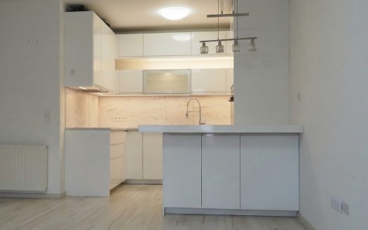 Mediterrán lakópark-Duna-part közeli, erkélyes  lakás – ingatlandetektor.hu