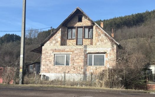 Bátonyterenyén, Kisterenye városrész központjához közel – ingatlandetektor.hu