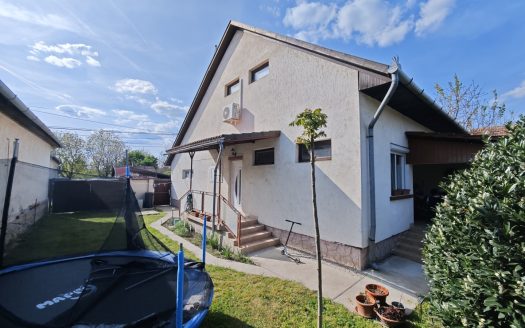 🏡 Vége a felújítási stressznek: Modern családi fészek, ahol csak a pihenés a dolga! – ingatlandetektor.hu